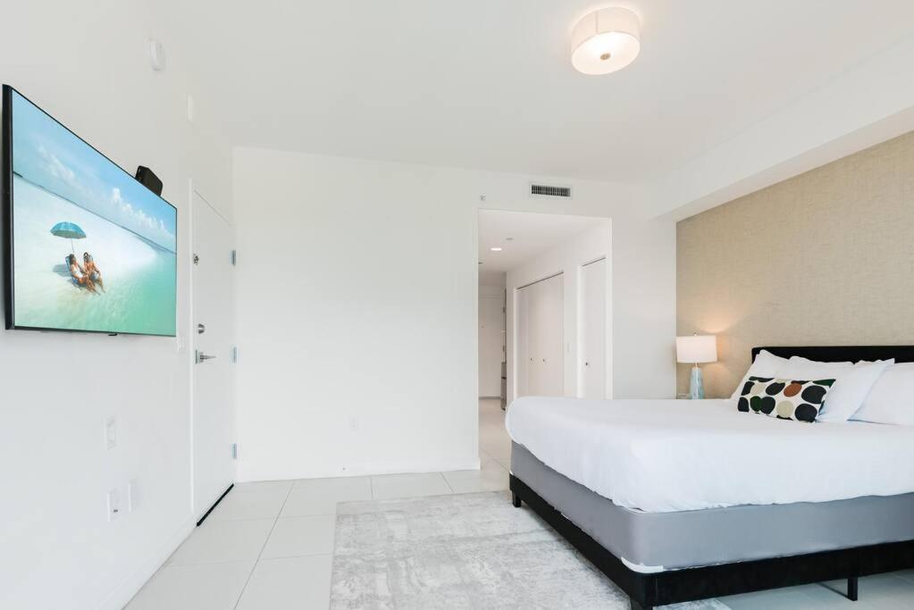 Wonderful 2 Bedroom In Downtown Doral Appartamento *