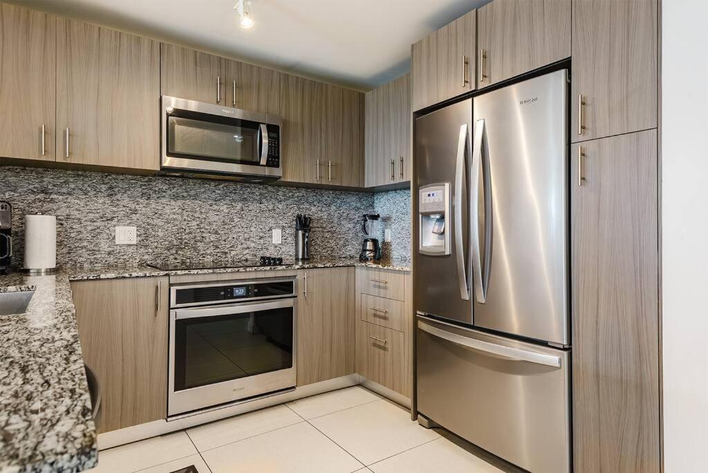 Wonderful 2 Bedroom In Downtown Doral Appartamento