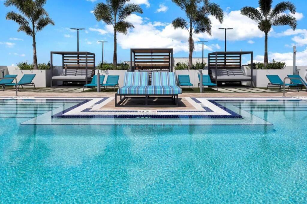 Wonderful 2 Bedroom In Downtown Doral *