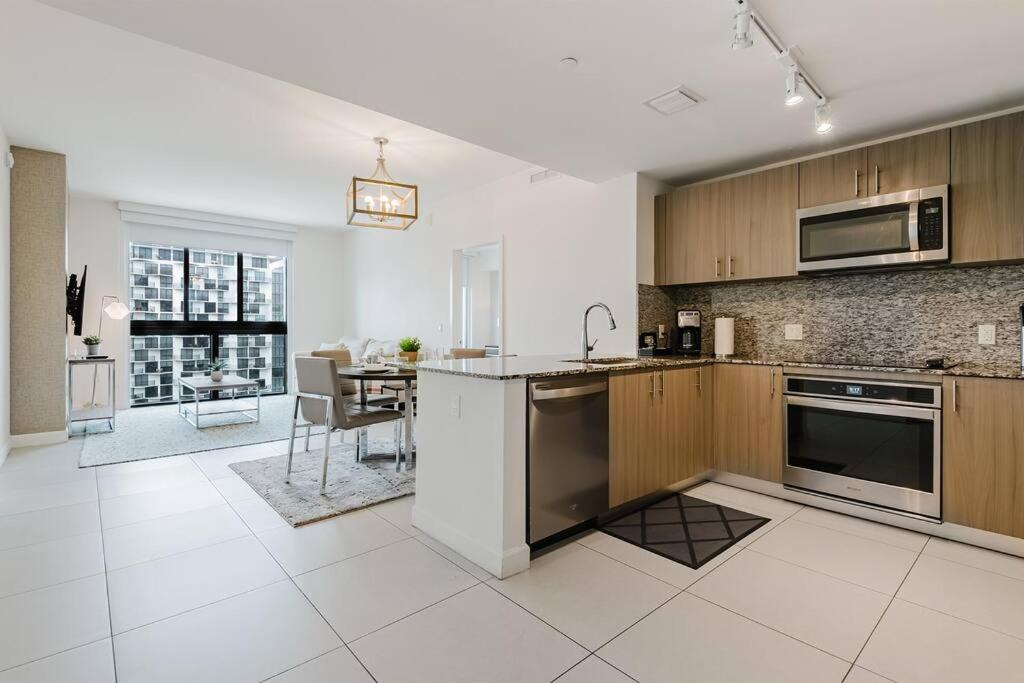 Wonderful 2 Bedroom In Downtown Doral Miami